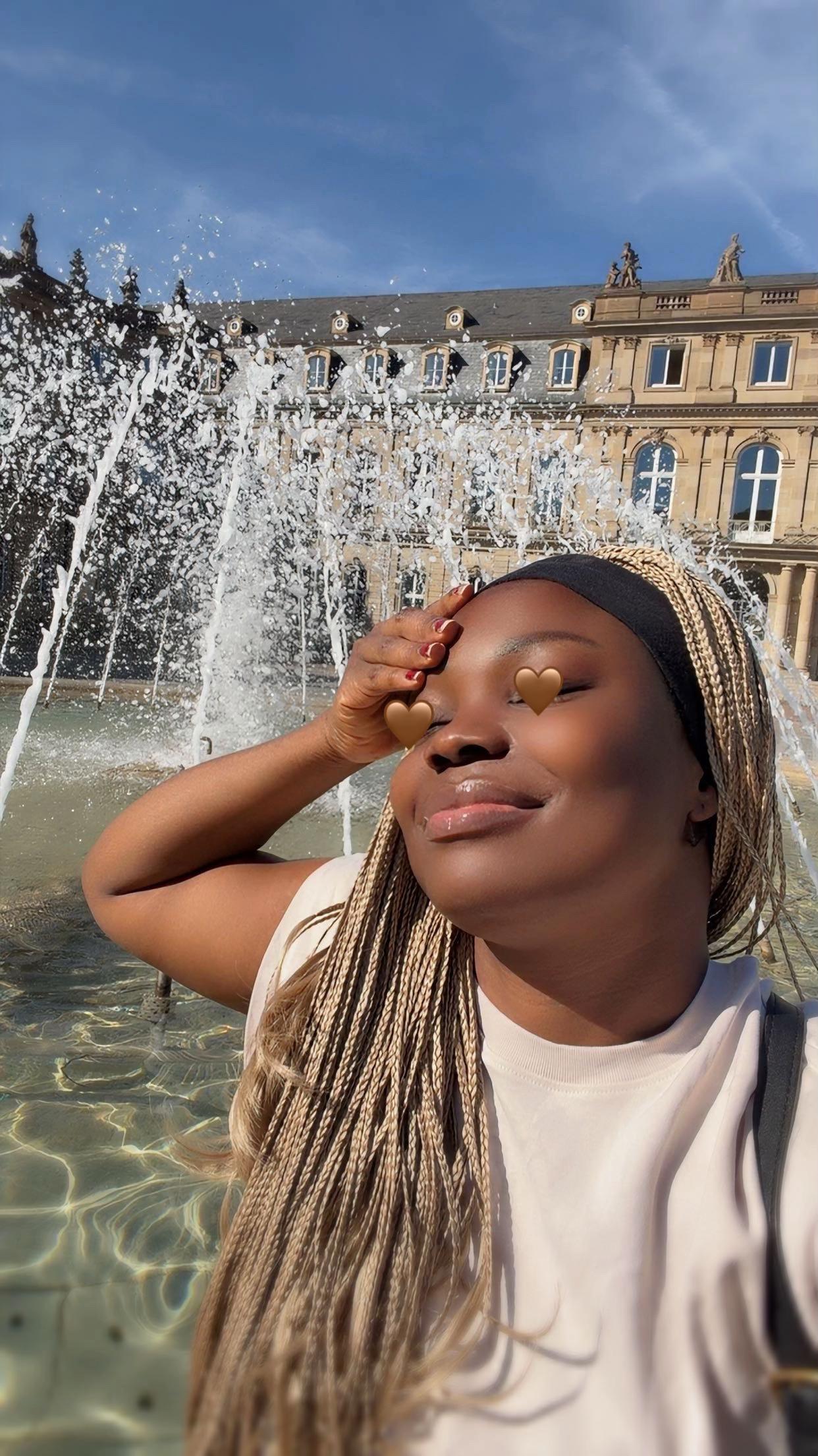 @QUEENFIRST🤍🦋