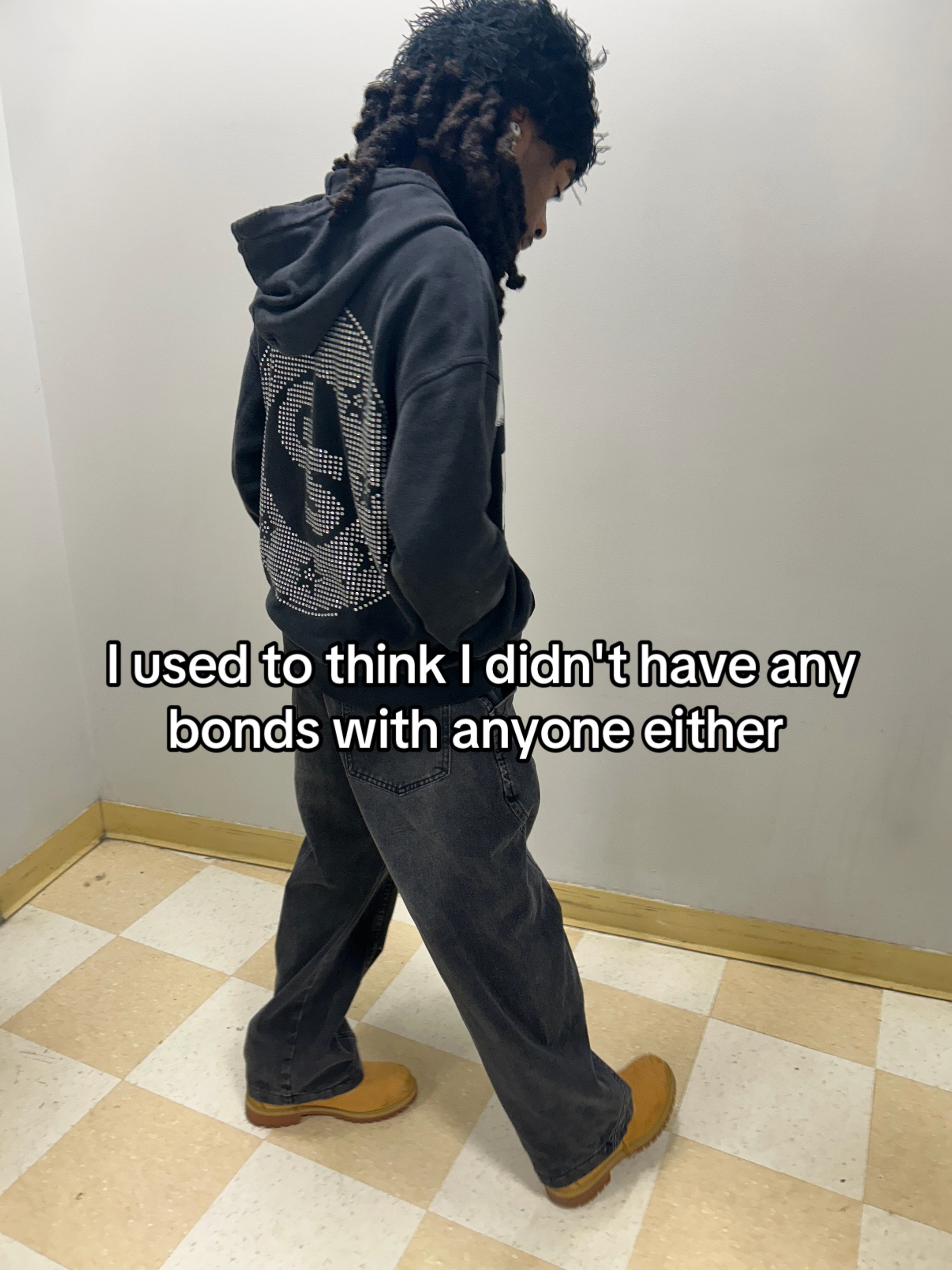 @👾