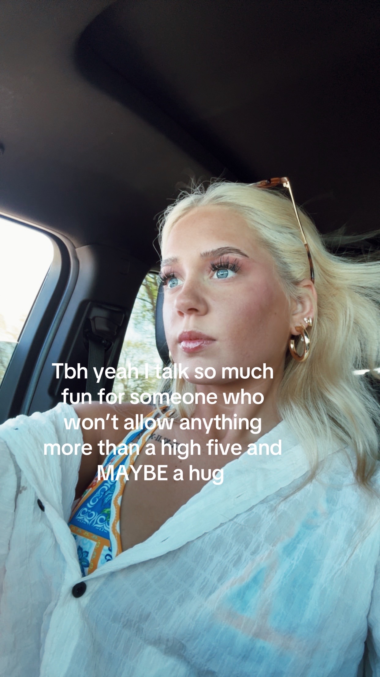 @T R I N I T Y  L Y N N