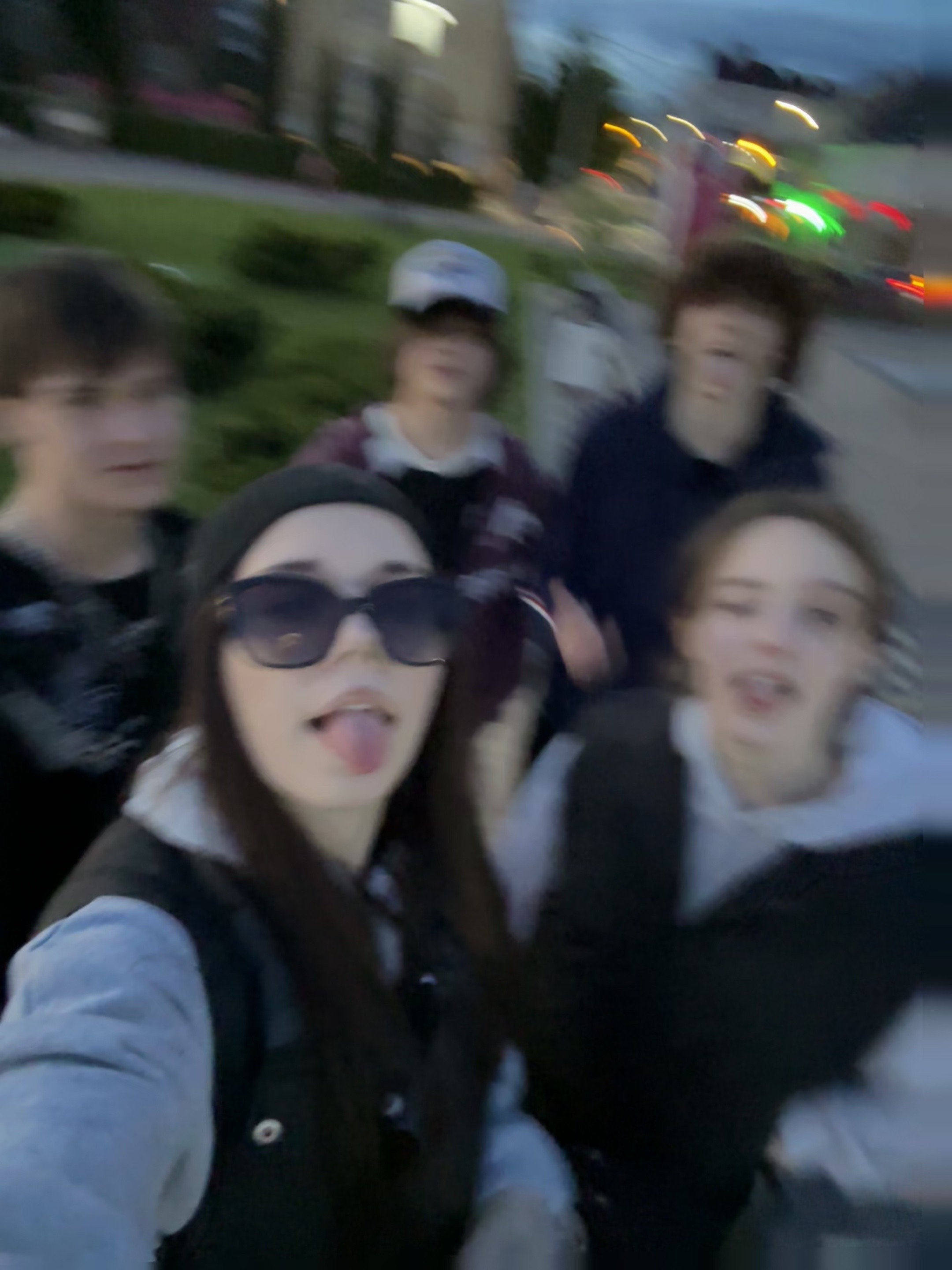 @𝑳