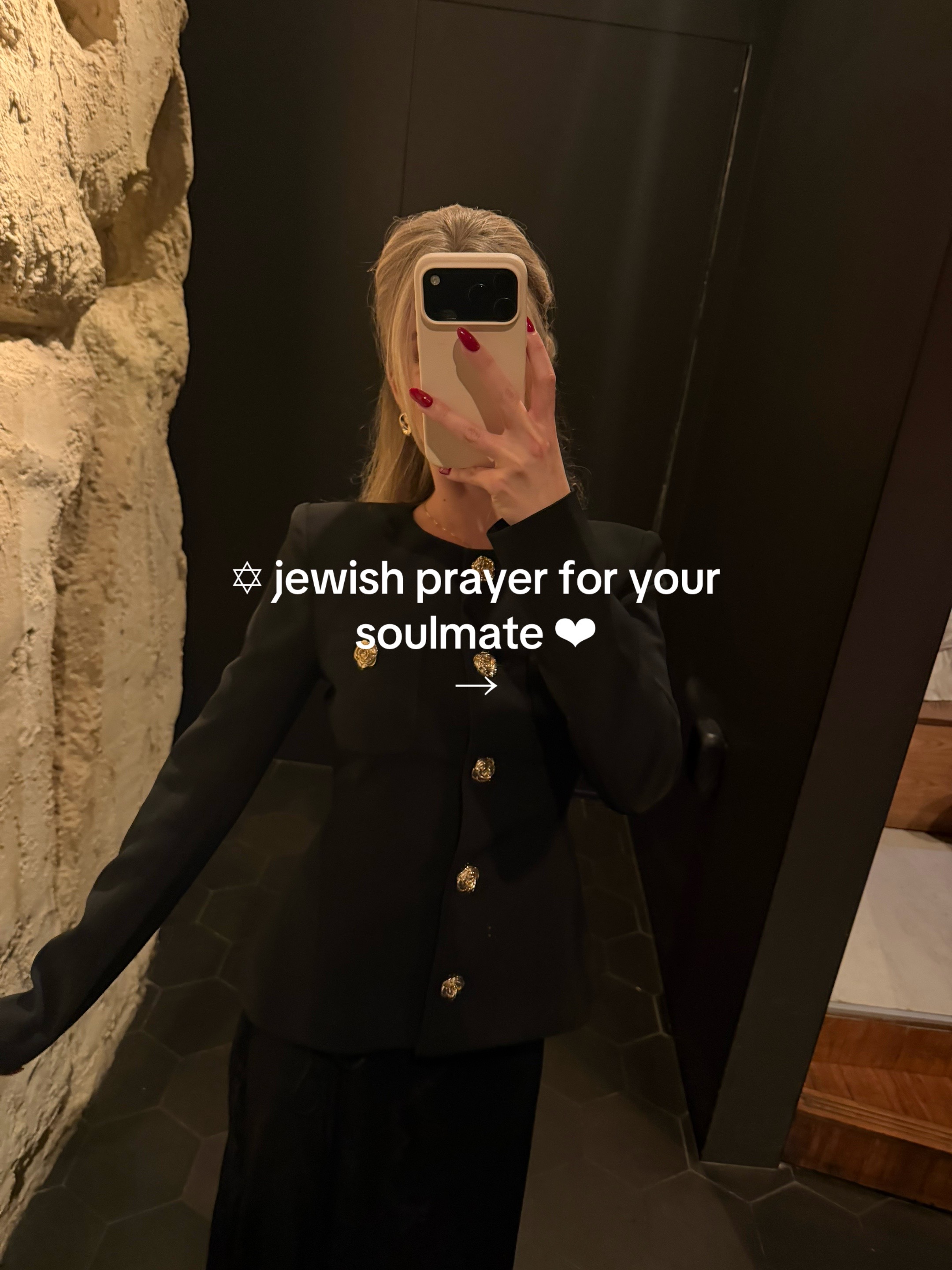 @Alexandra Moulavi