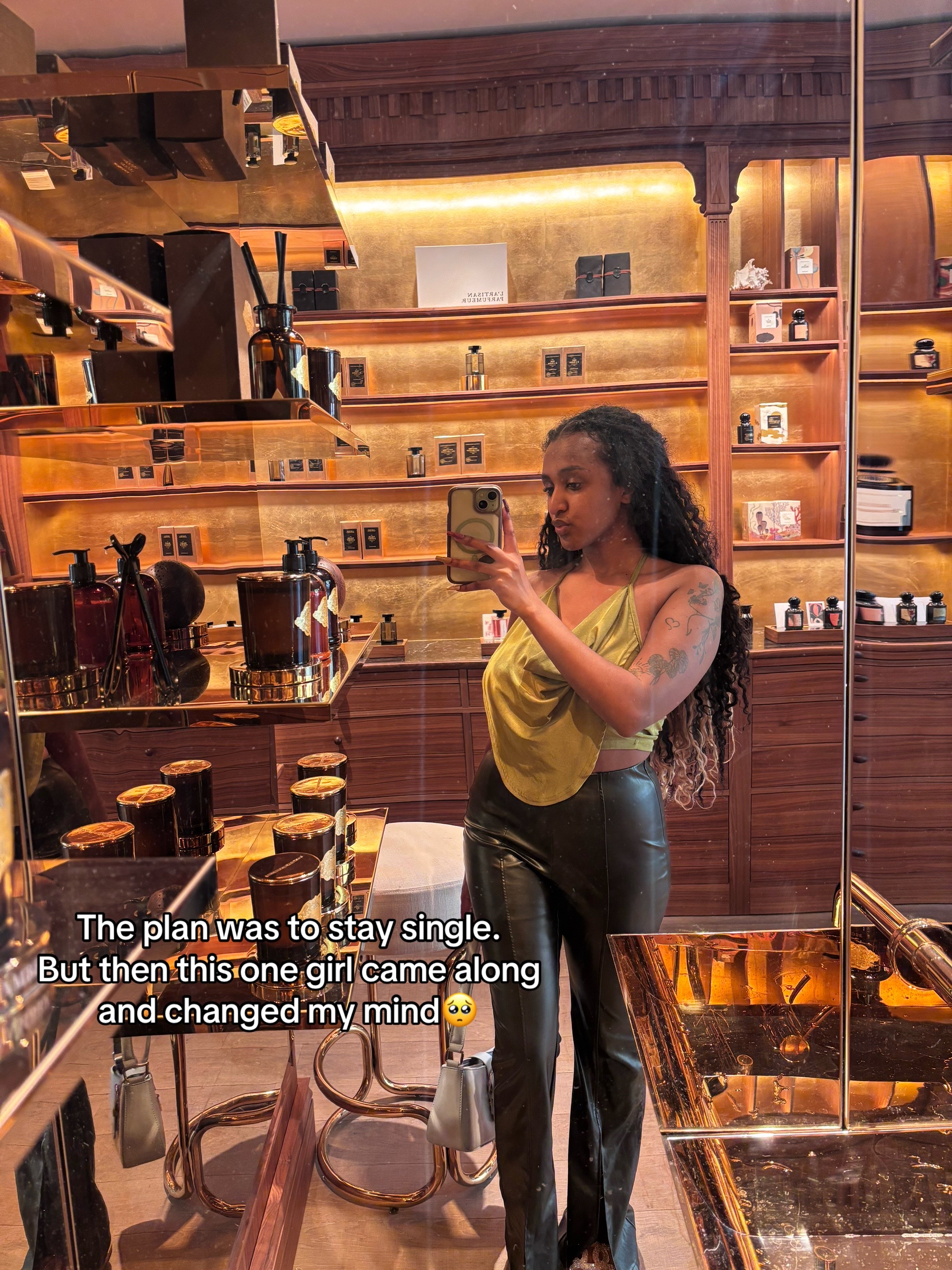 @Mae.