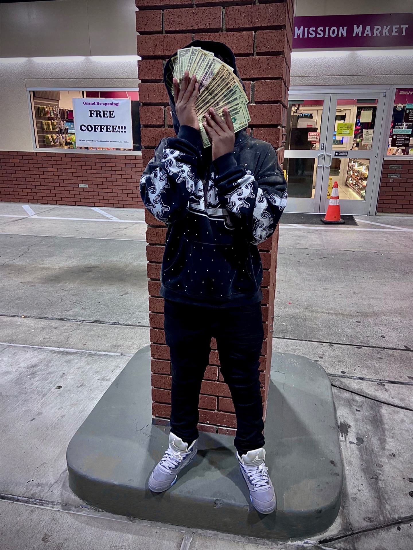 @stuntin on dese hoes 💰
