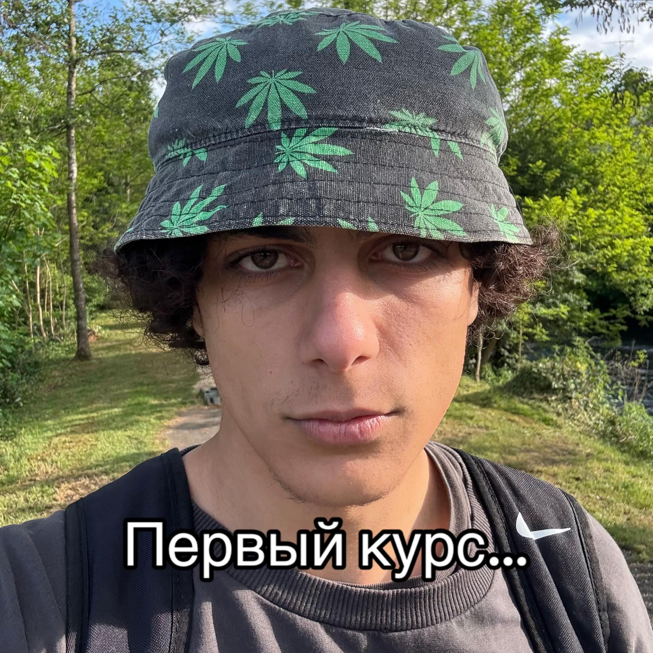@Miqq