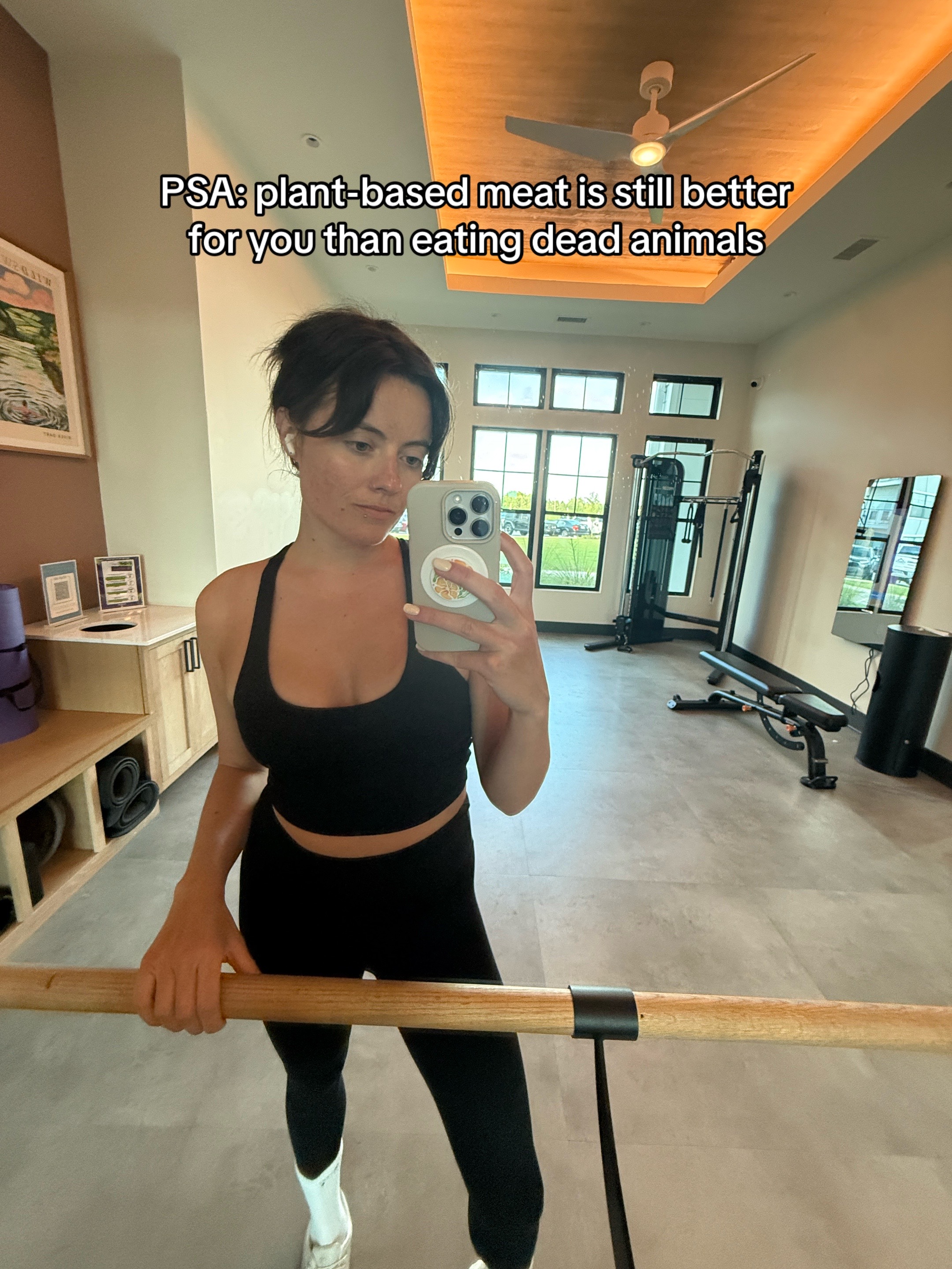 @maggieeatsvegan