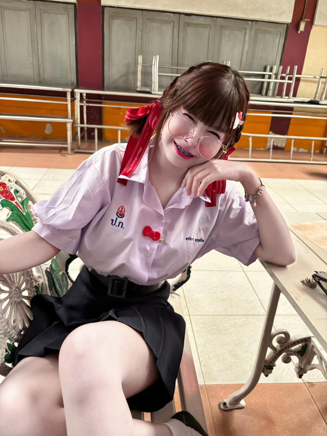 @รู้ไหมทำไมกูถึงใส่เเว่น😏😏