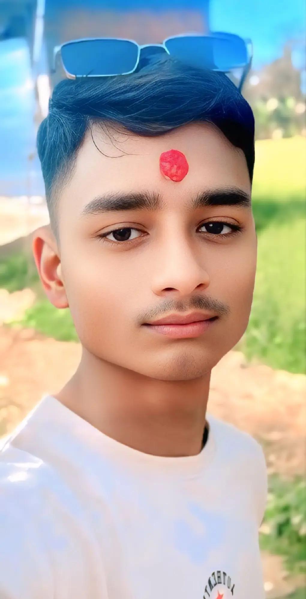 @👑👑👑dipai Maurya 👑👑👑👑