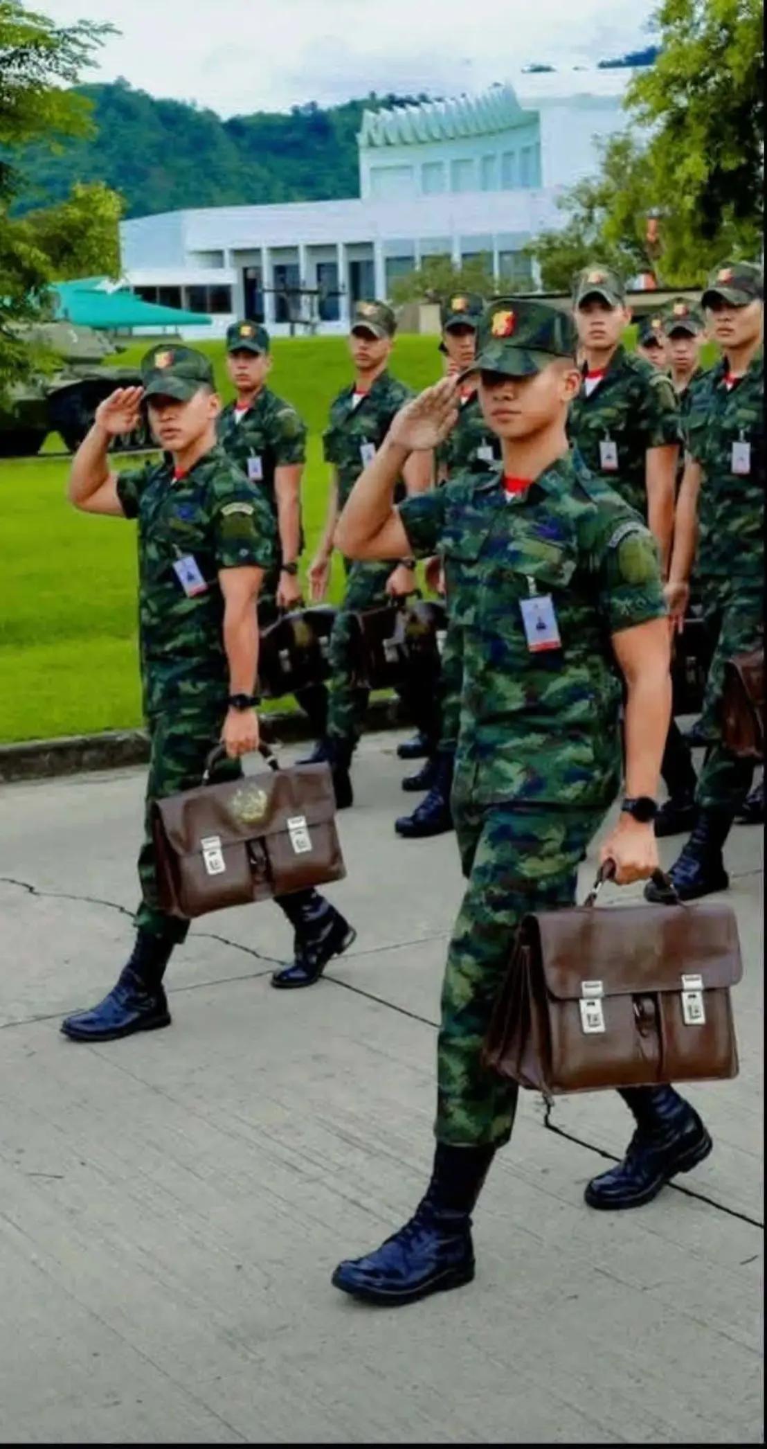 @นายร้อยสอยดาว