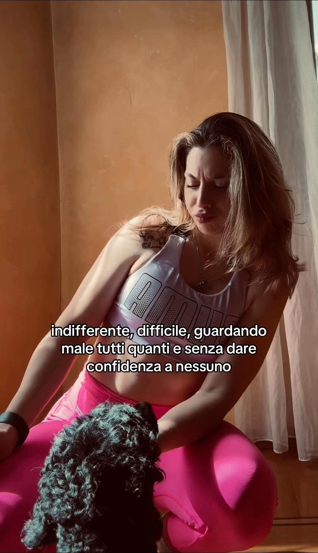 @annaazanella