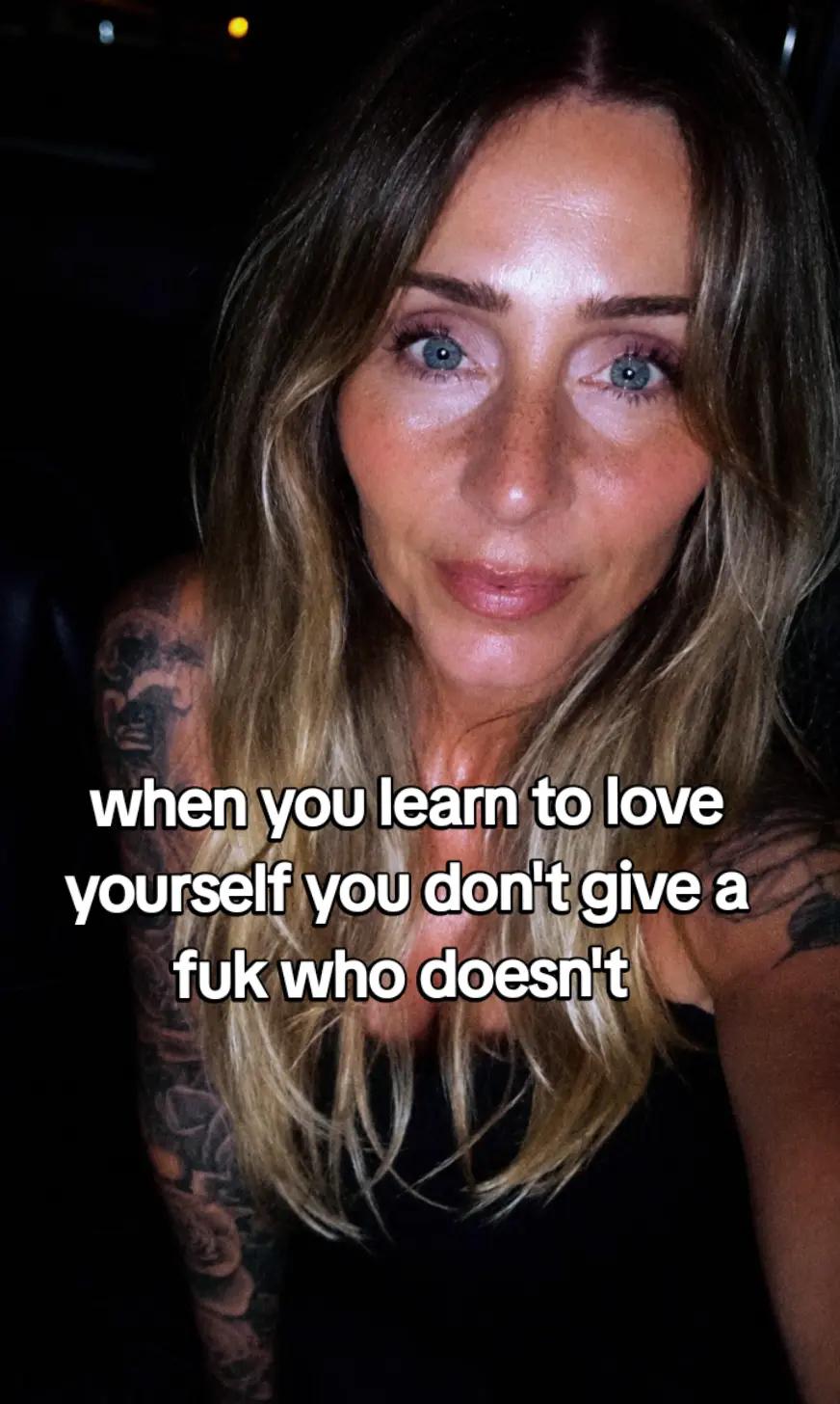 @Charlie Becca 🦋♒️