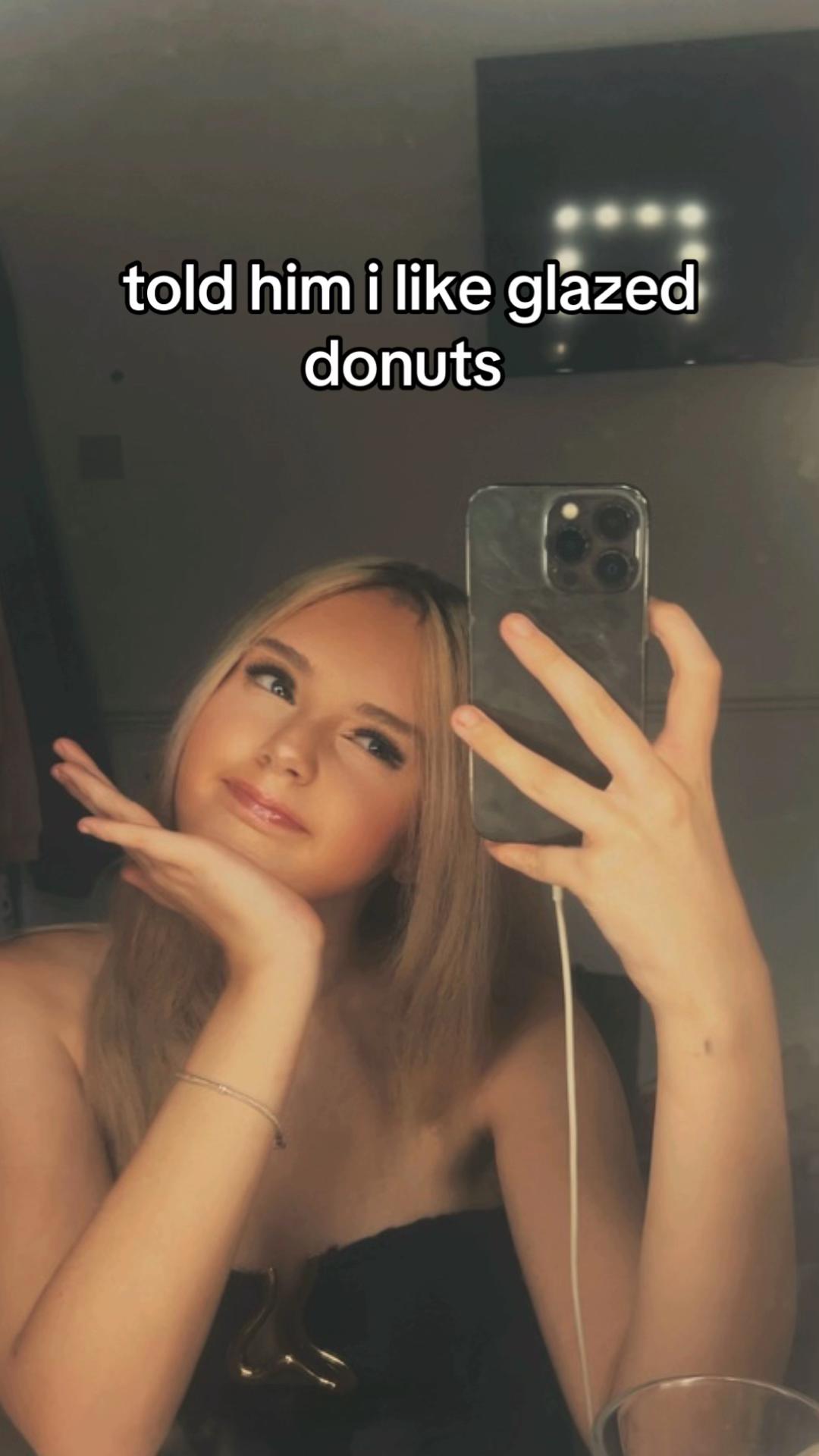 @𝐛𝐞𝐥𝐥𝐞 𝐥𝐨𝐮𝐢𝐬𝐞