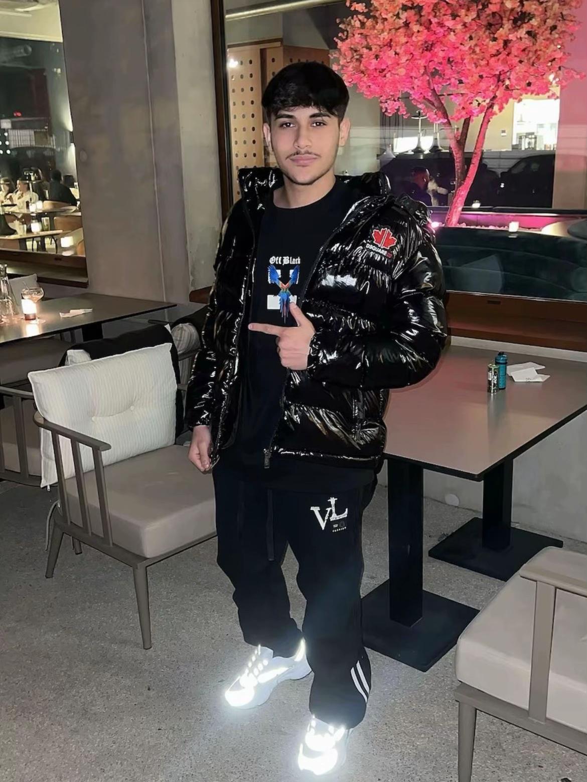 @𝕯𝖊𝖑𝖕𝖎𝖊𝖗𝖔 🖤