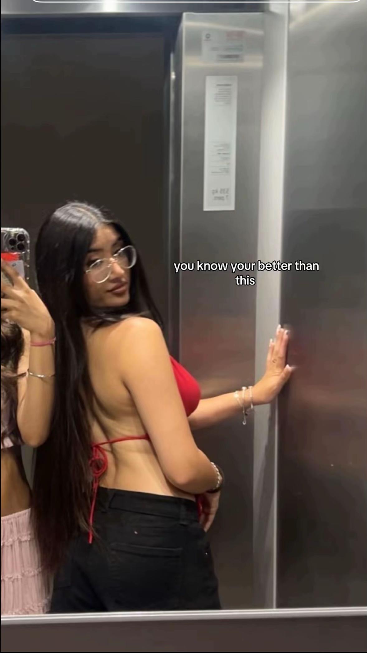 @Simran 💕