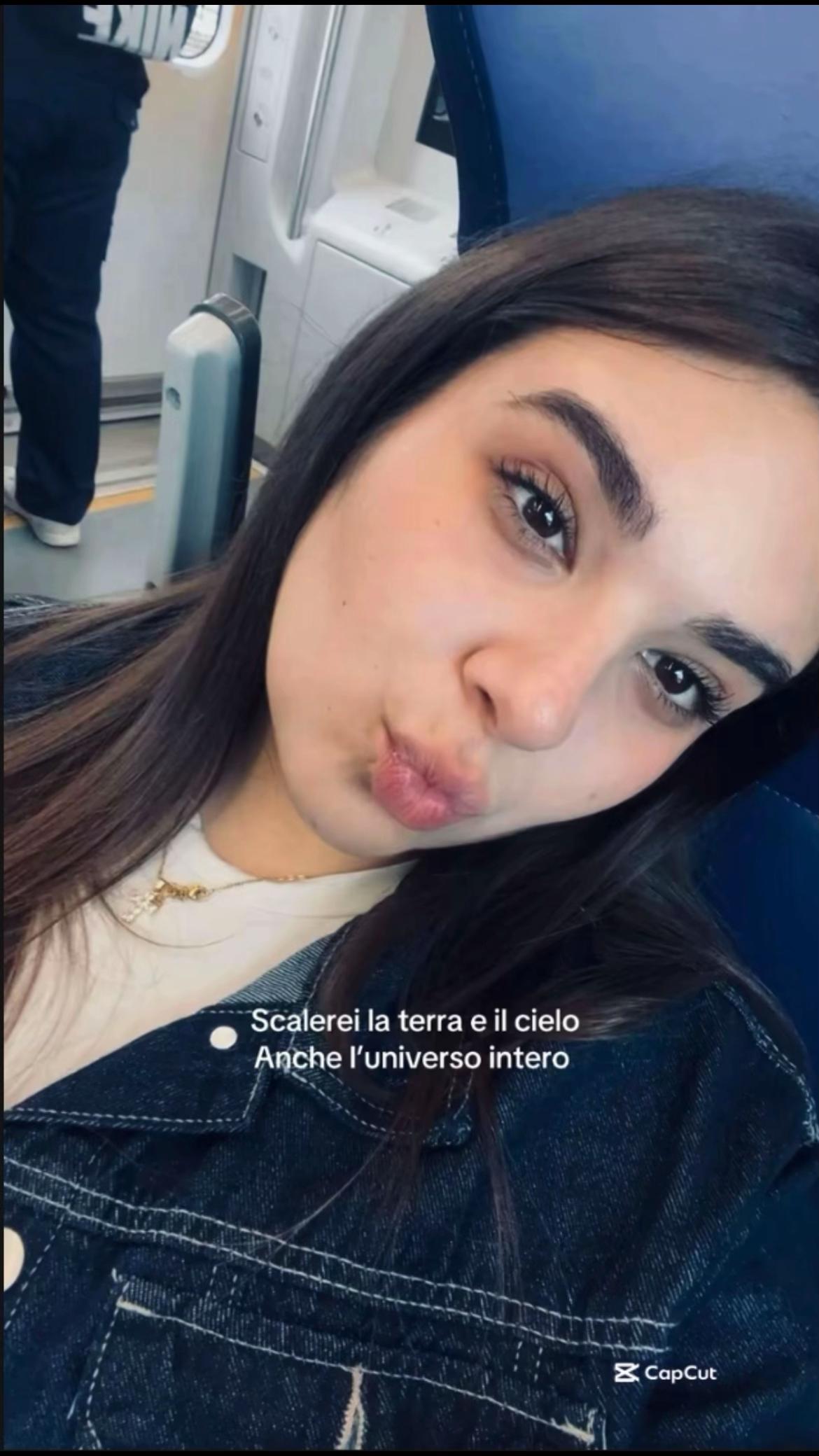 @_saracostabile_