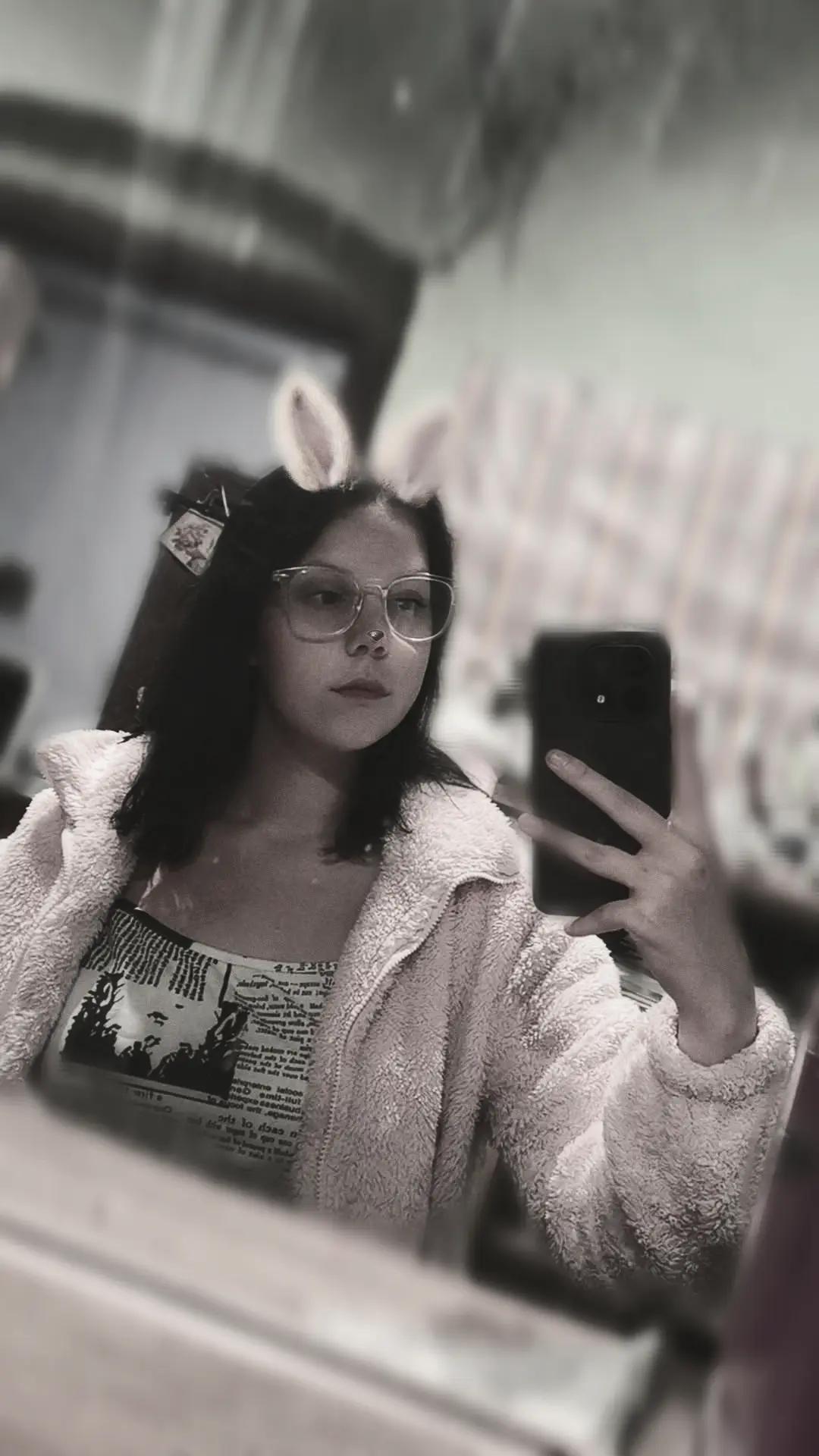@Laura_🫶🏻