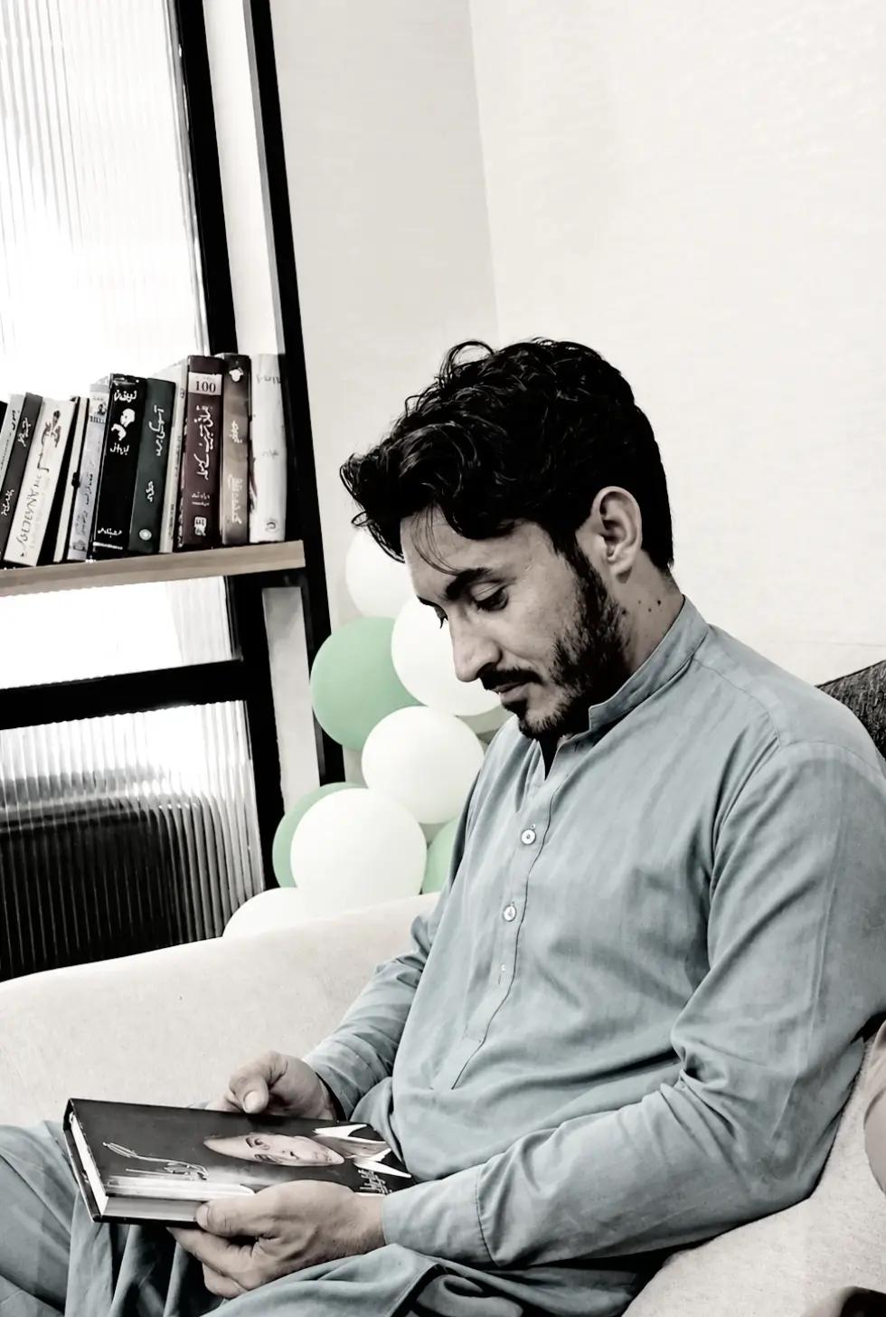 @juMa sheRaNi (_🙎_)