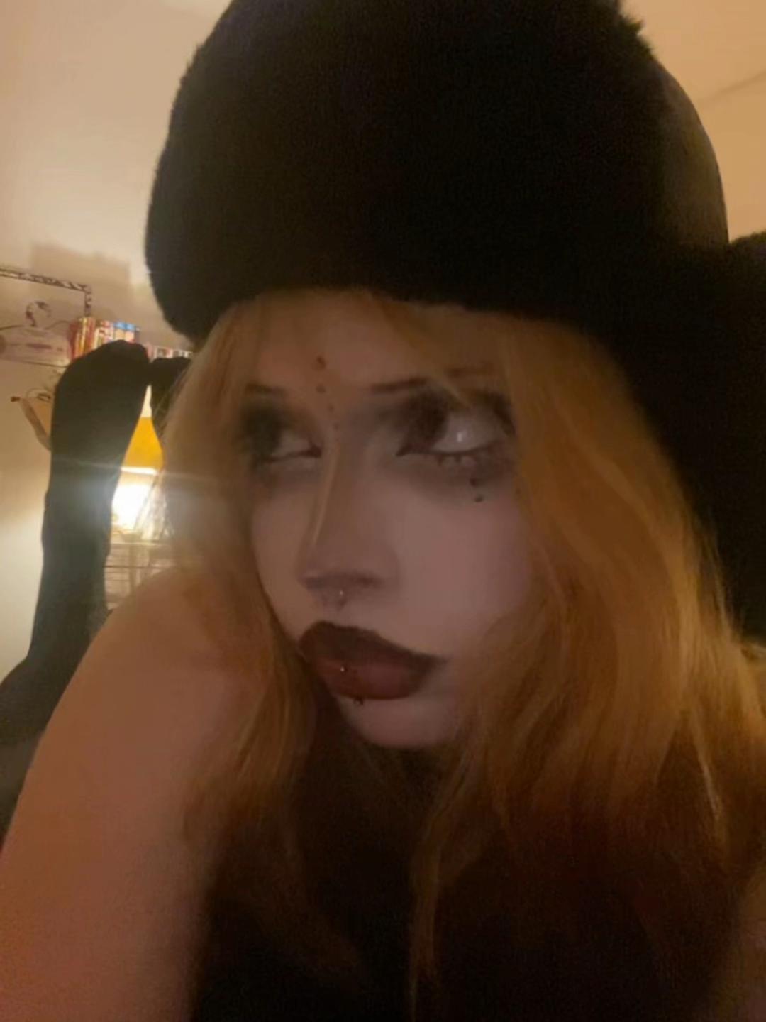 @𝖛𝖎𝖈𝖙𝖔𝖗𝖎𝖆