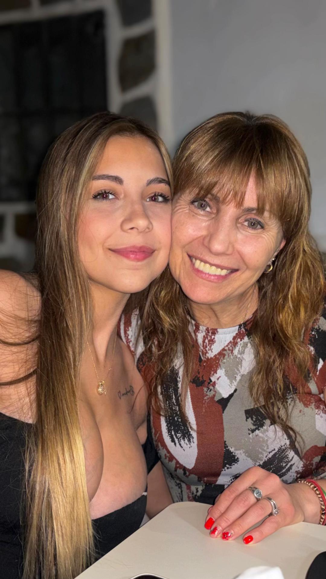 @DESIREÉ PÁMPANO 🎀