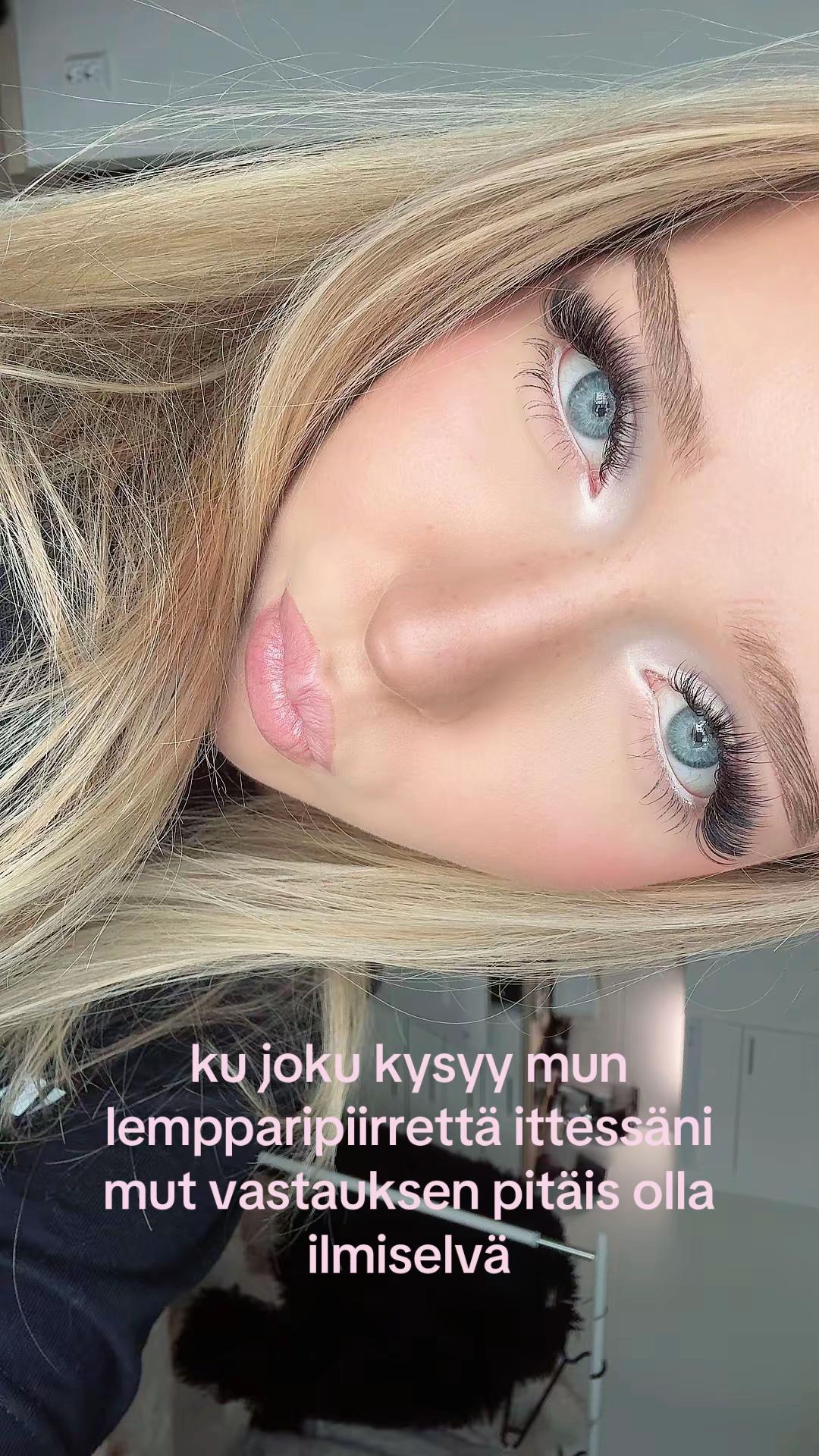 @Mona🪽