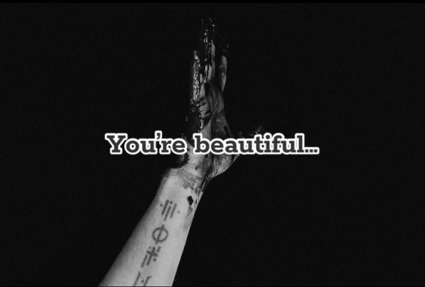 @Bee |-/ 🖤