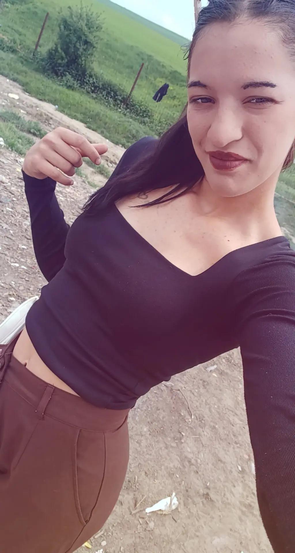 @🩷Roxy🦋