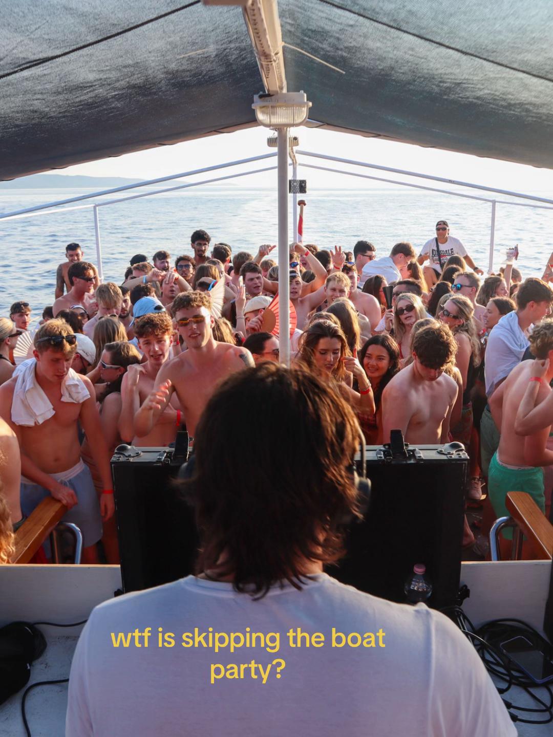 @Out To Sea - Split Boat Party