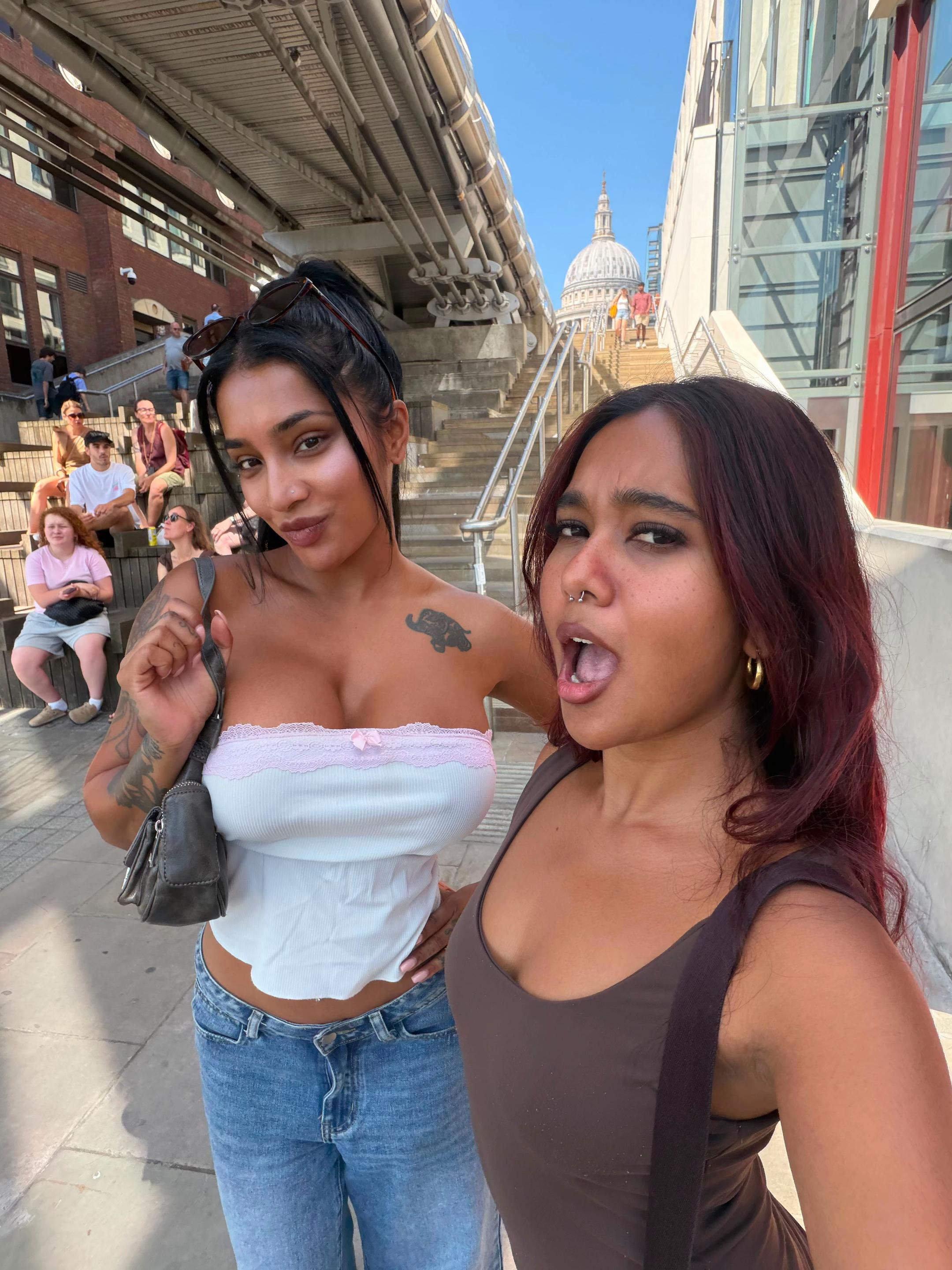 @Yasmina Khan