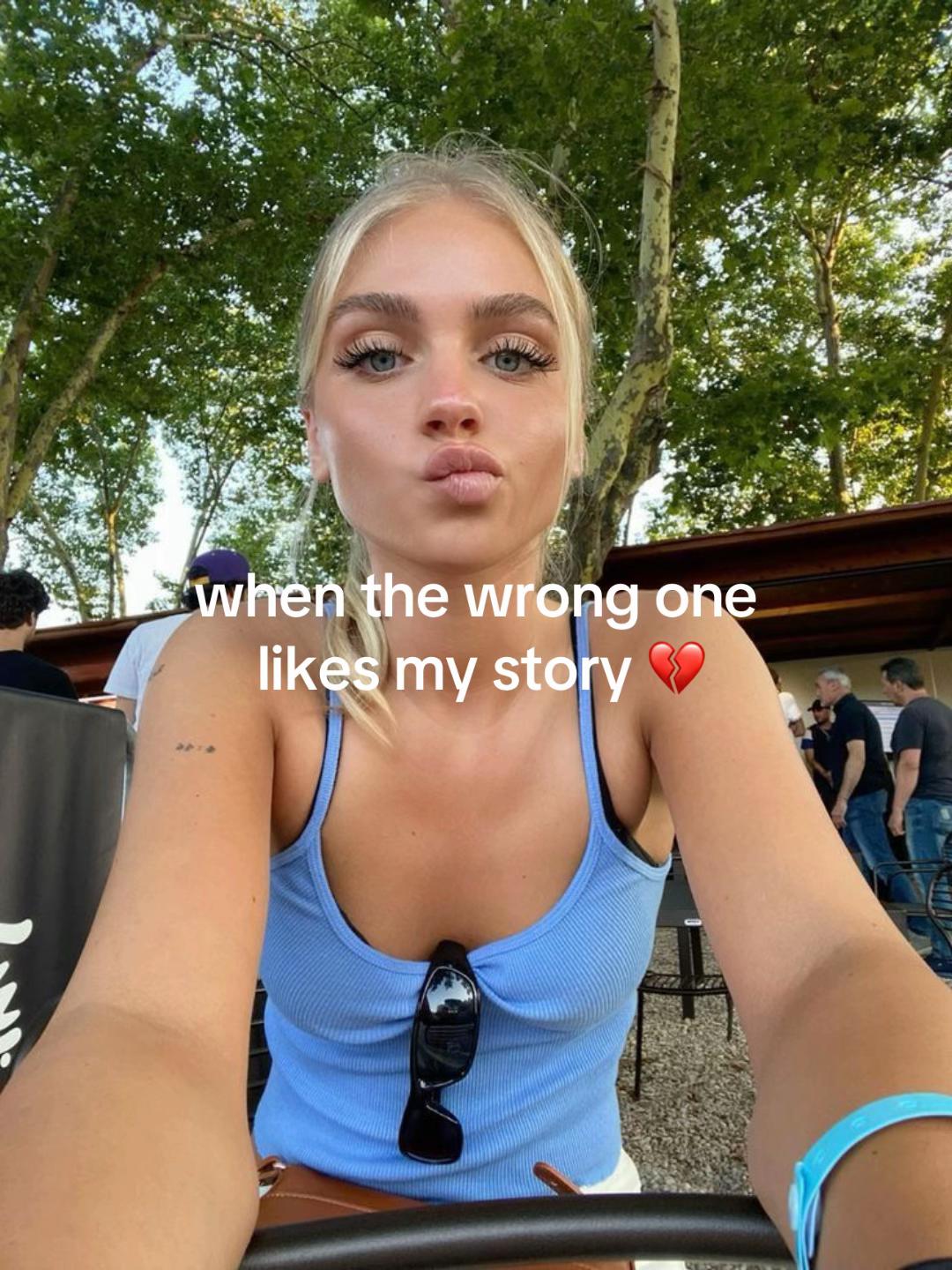 @elena ᥫ᭡