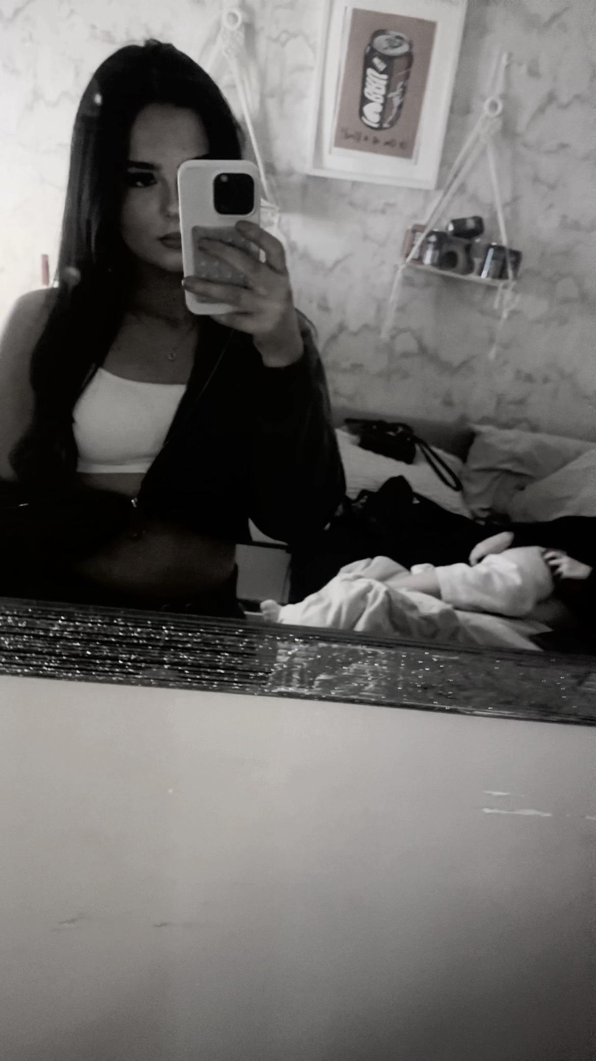 @Liv.priv