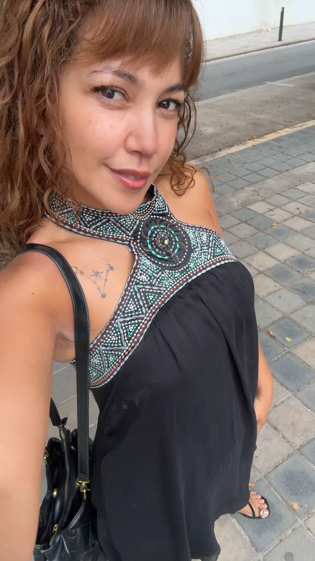 @Venezolana/Española
