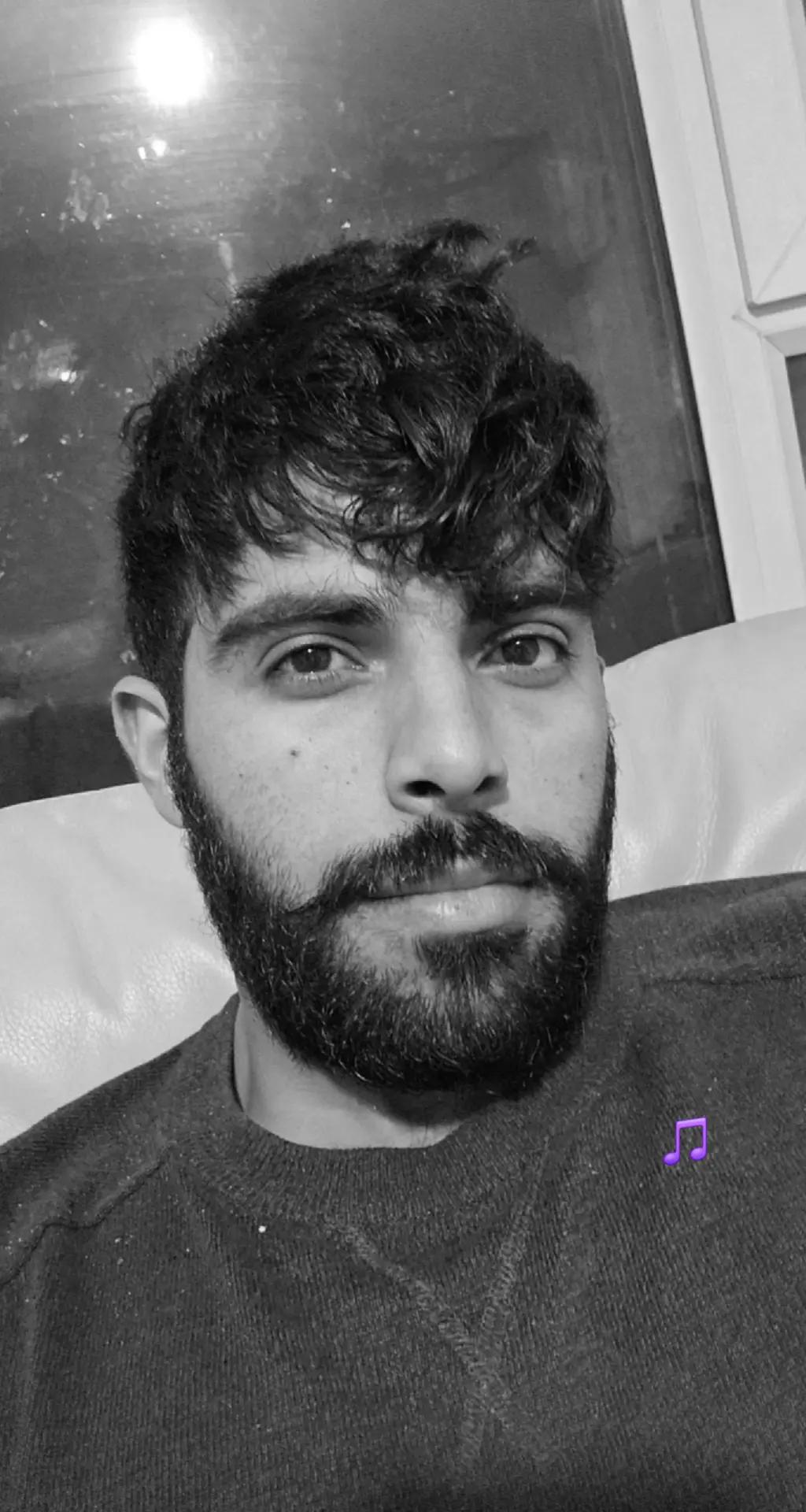 @MALIK_🇵🇰 👉 🇬🇧
