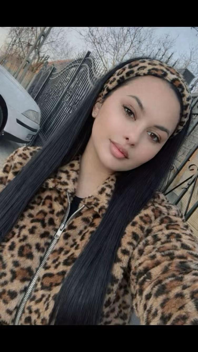 @AdrianaMaria09