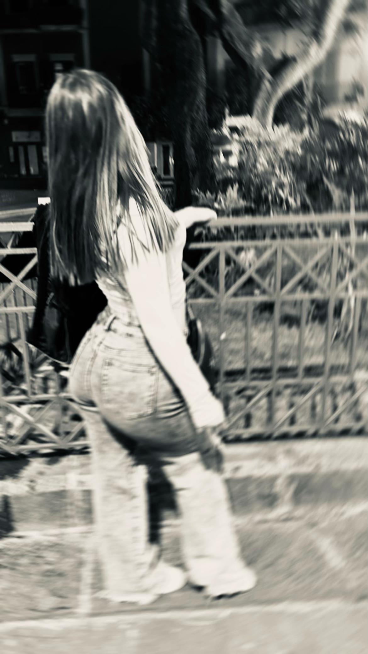 @•B