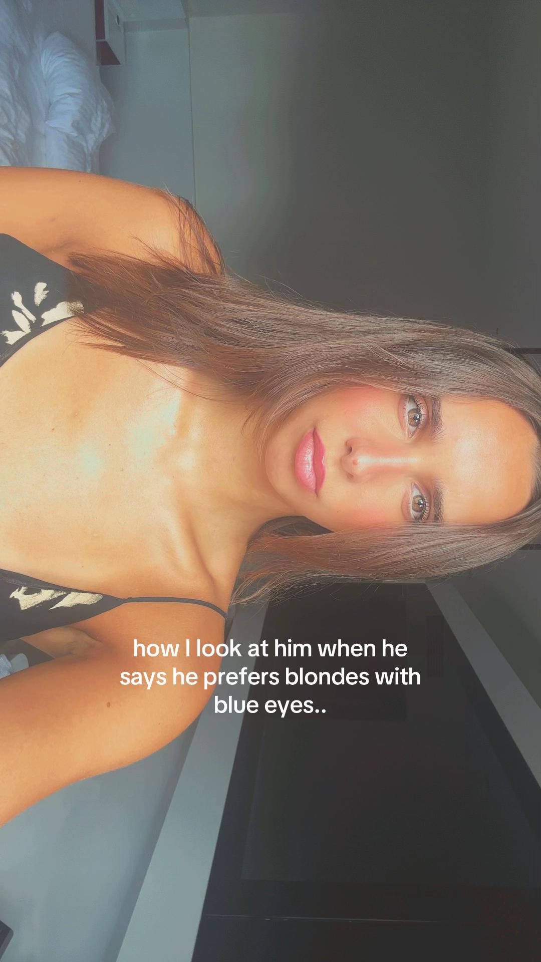 @Jasmine | Flight Attendant