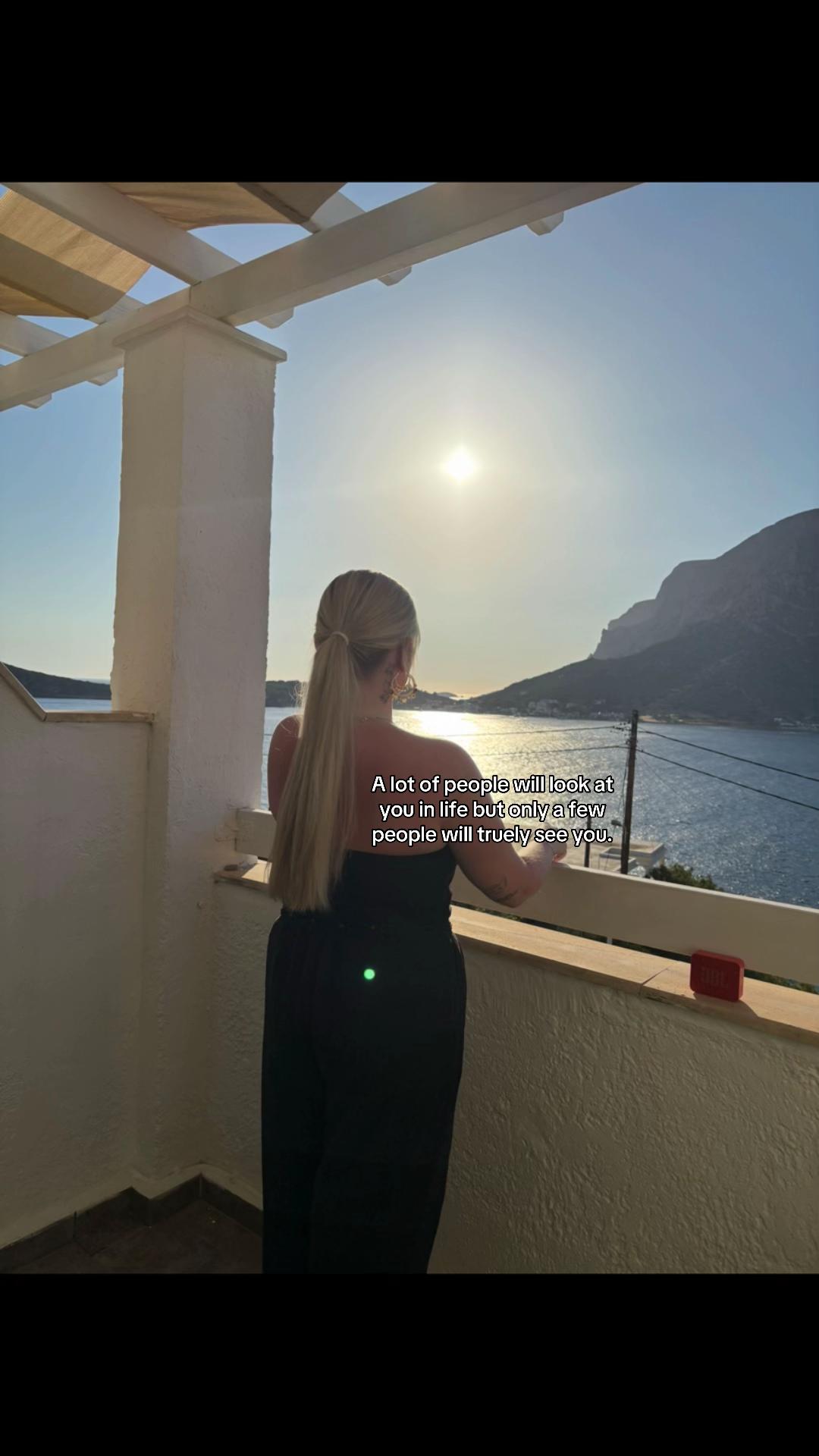 @leahnicole1