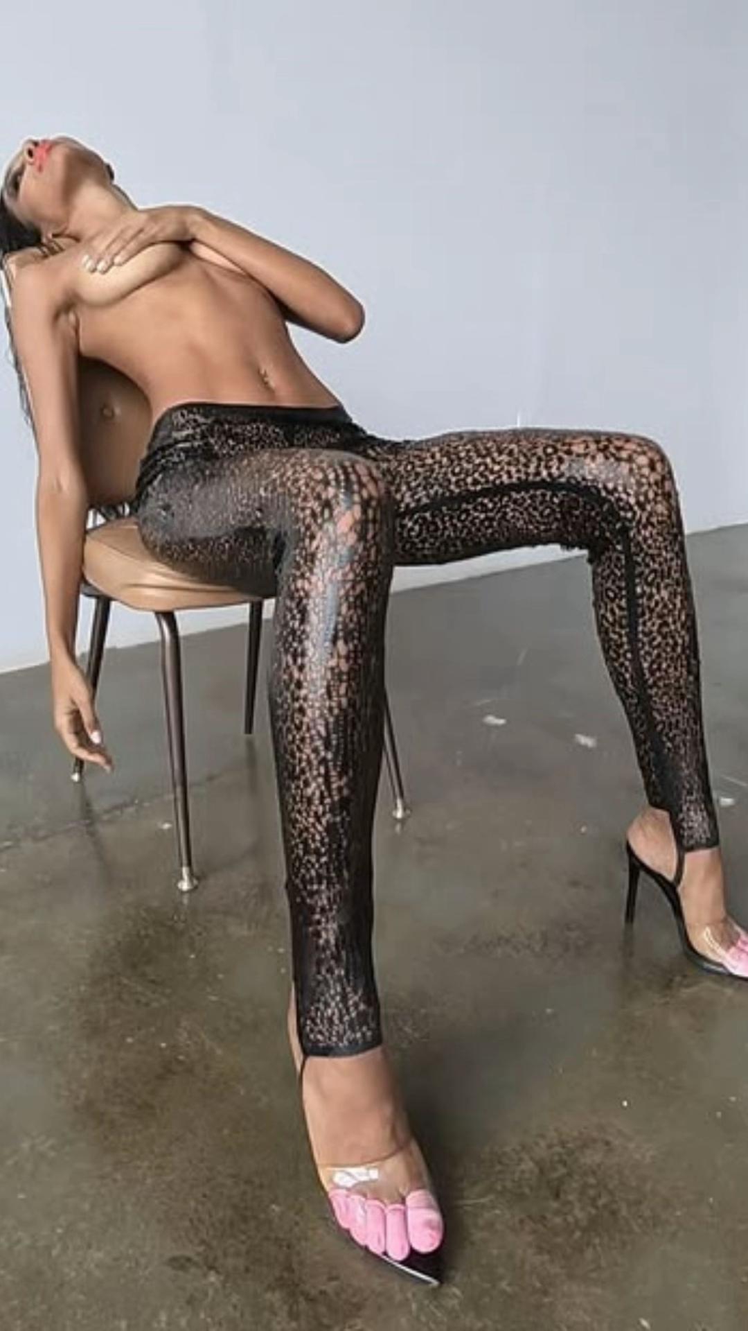 @22inchwaist