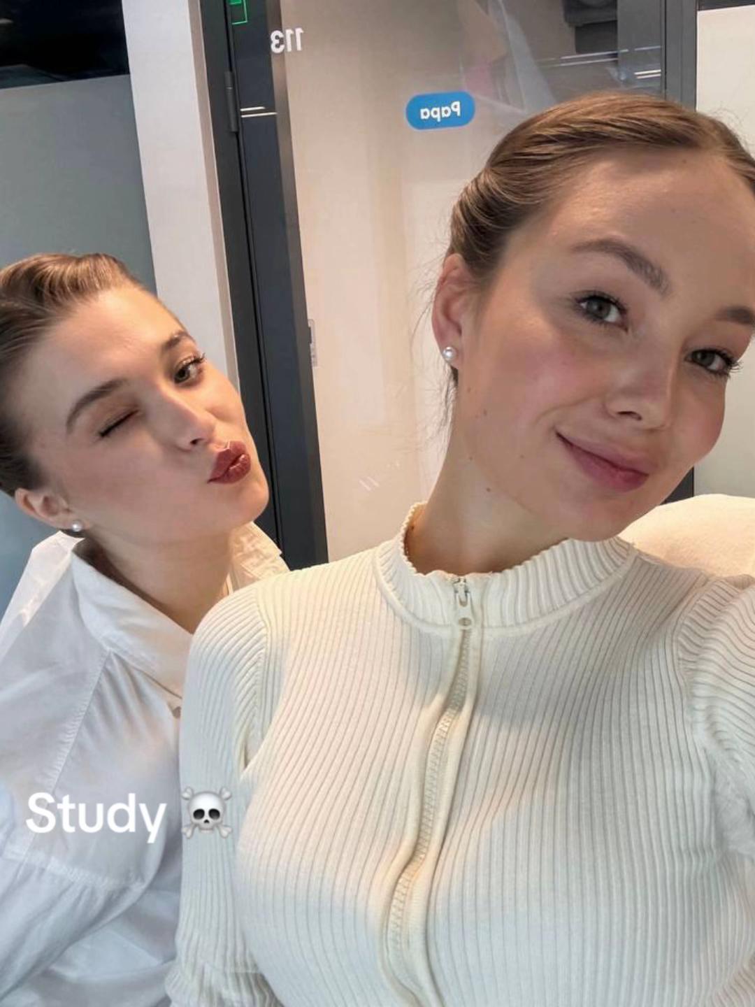 @Ariadna