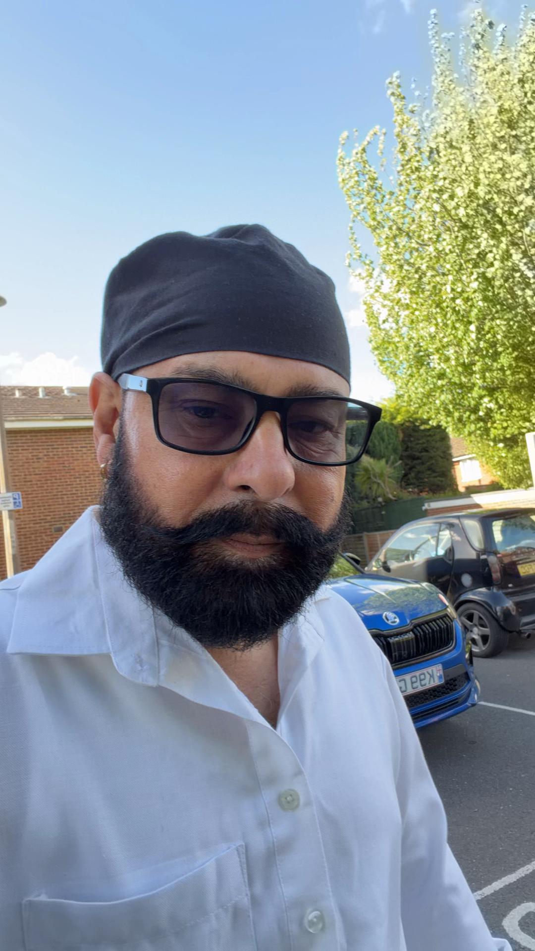 @Aman Grewal 🇬🇧