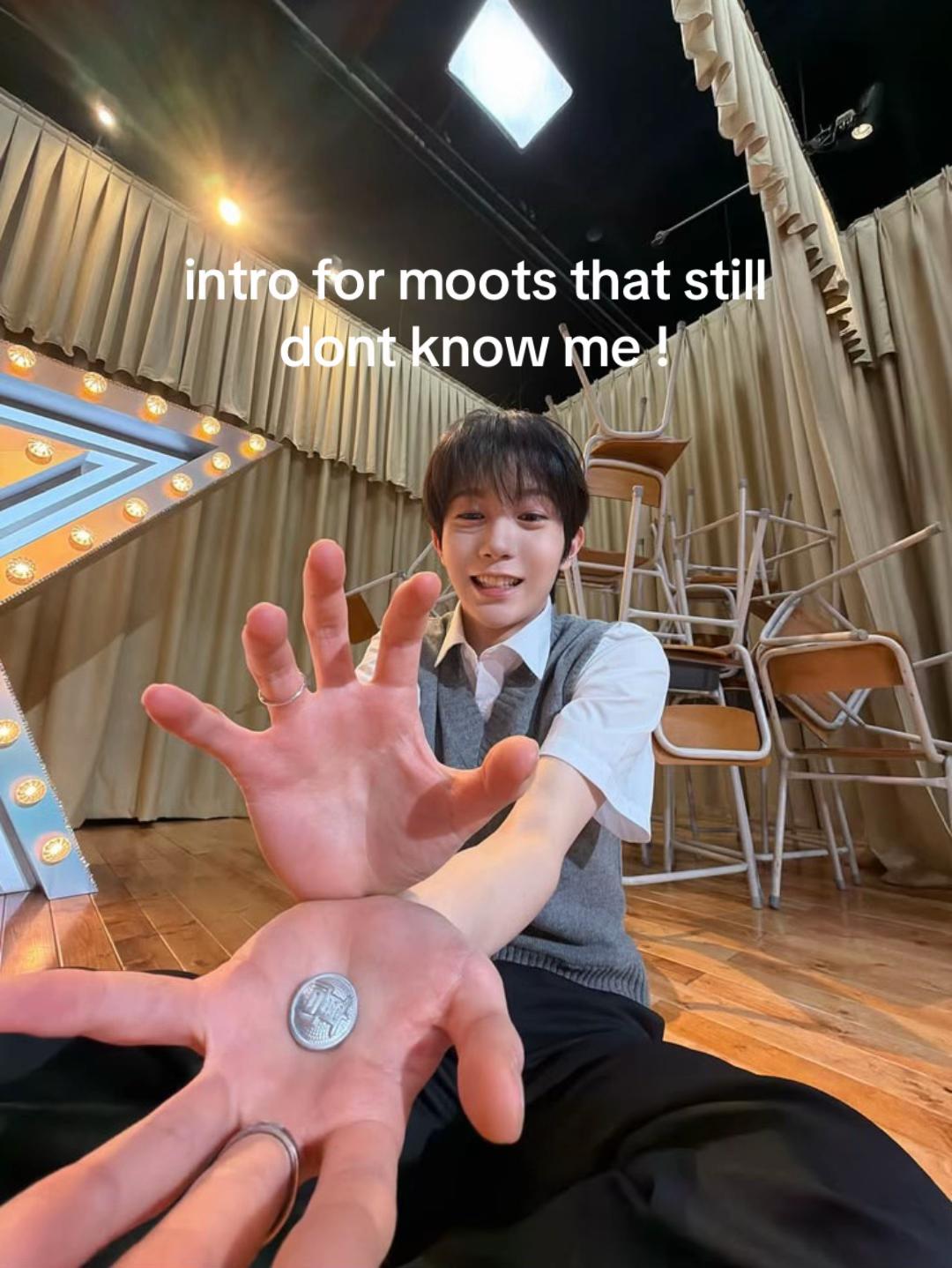 @𑣲 dia ! ode to love .ᐟ