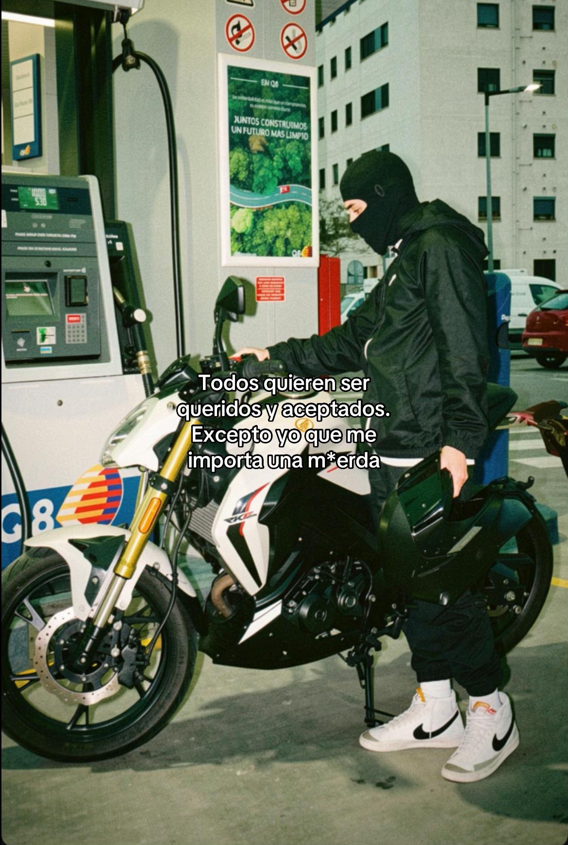 @𝔞𝔩𝔢𝔧𝔬🥀