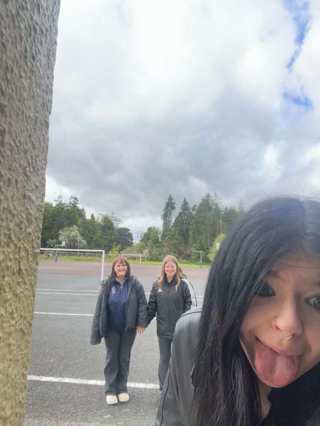 @ur.fav.emo01