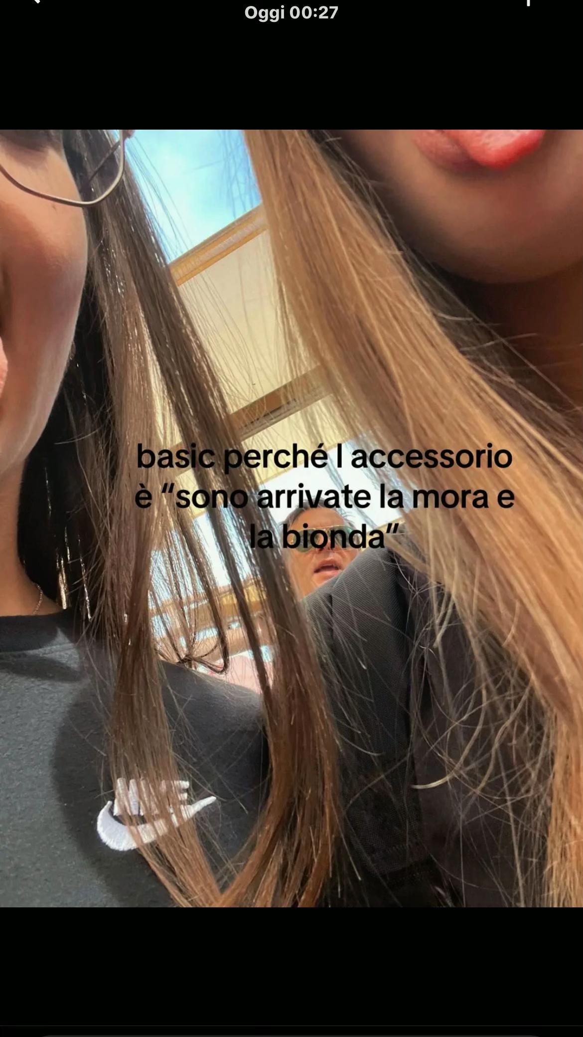 @👸🏼👸🏻