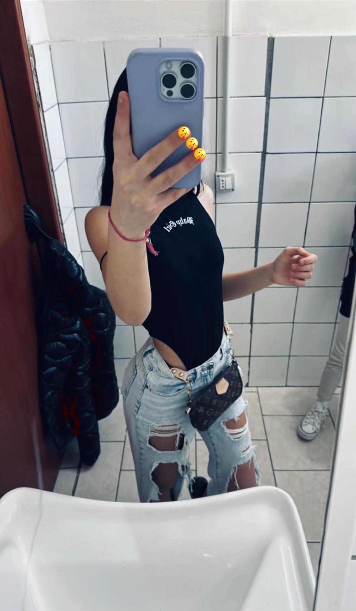 @𝓜𝓪𝓻𝓽𝓲𝓷𝓪🍒