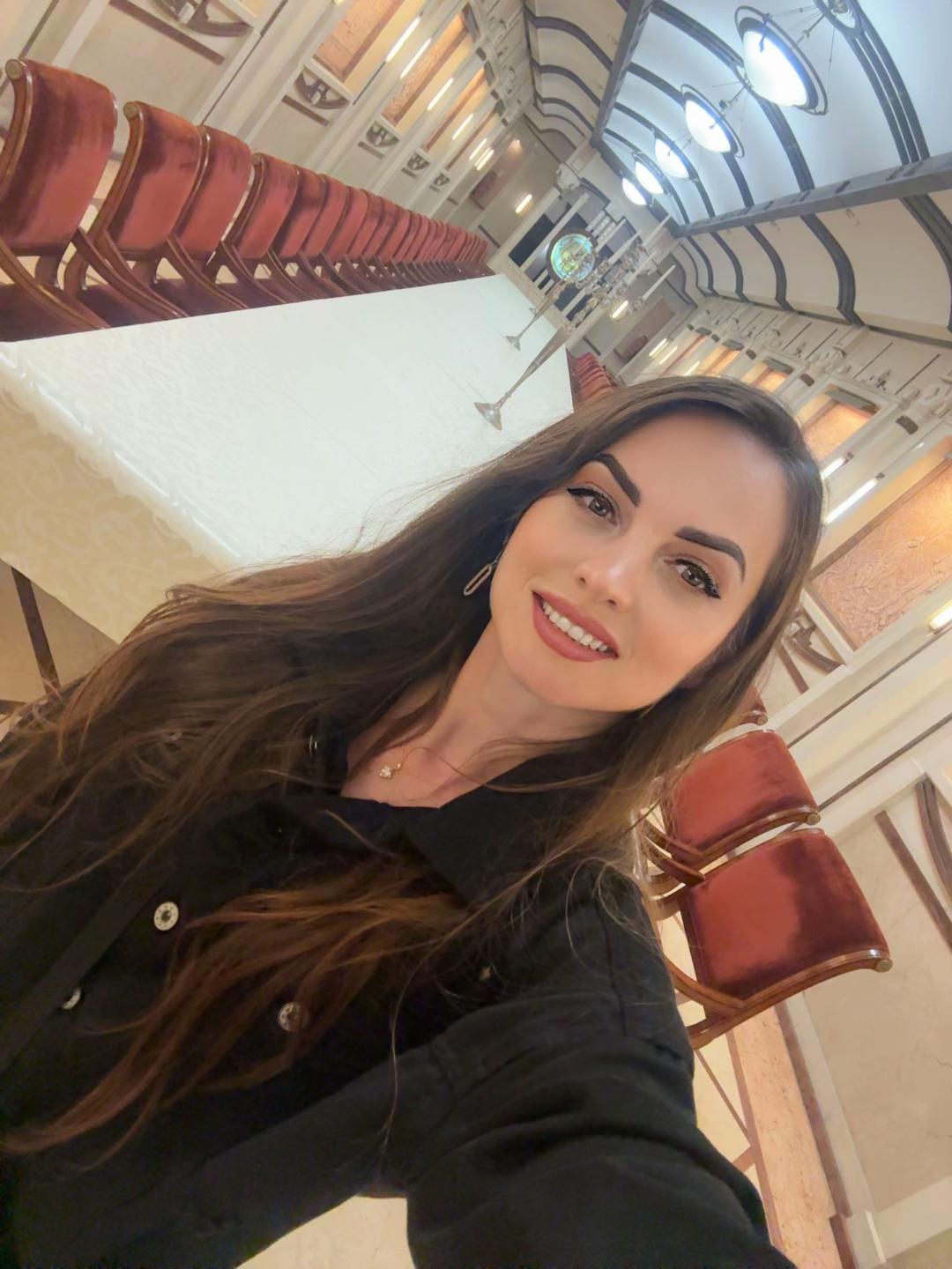 @Alina Elena156