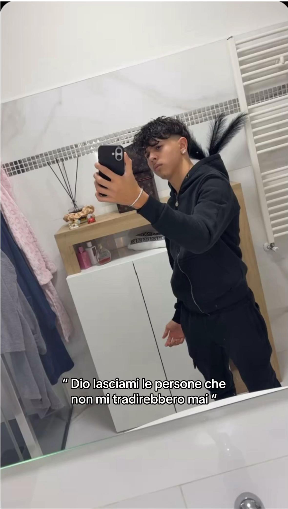 @๐๐๐