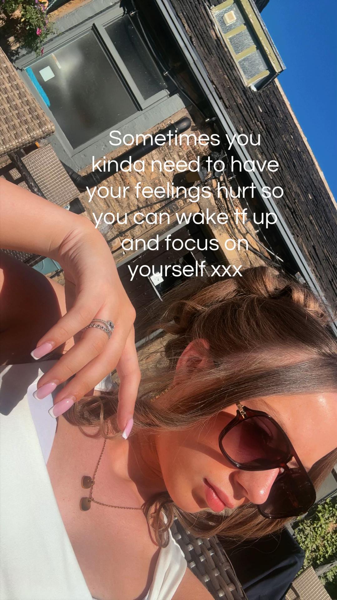 @Holls