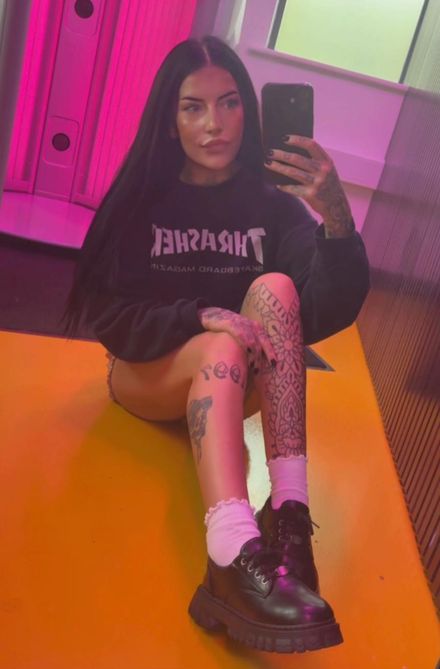 @🎀🦇peaches🦇🎀