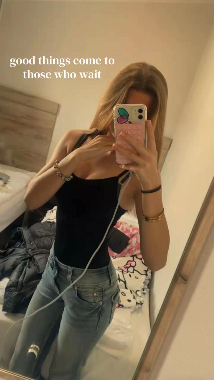 @𝐁𝐎𝐍𝐍𝐈𝐄 💞