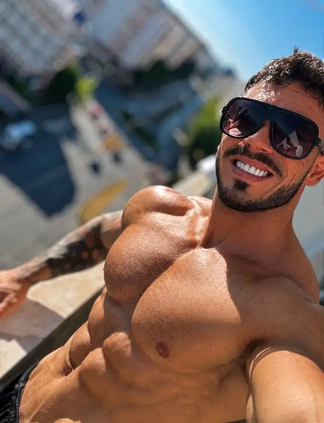 @Georgearvat_