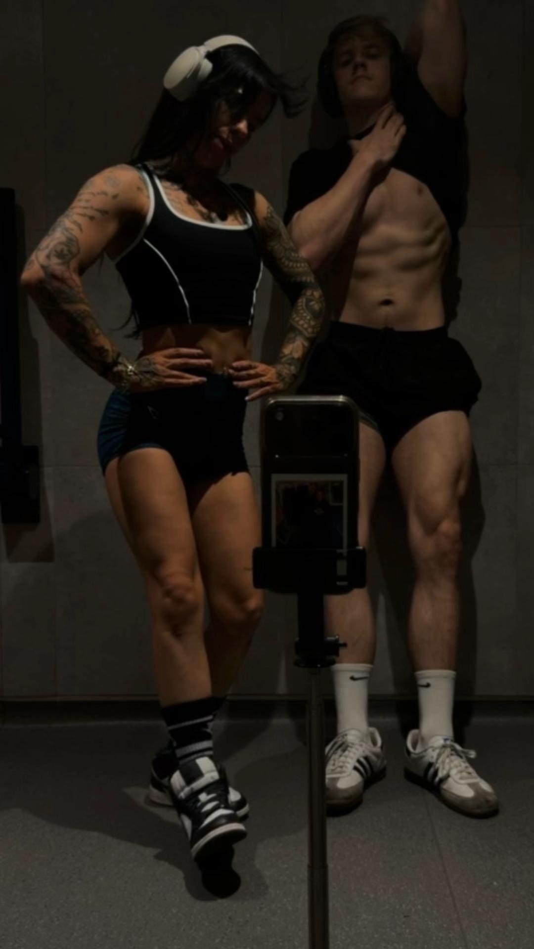 @elleynatasha